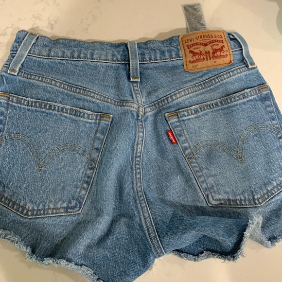 Levi’s 501 jean shorts - Picture 3 of 3